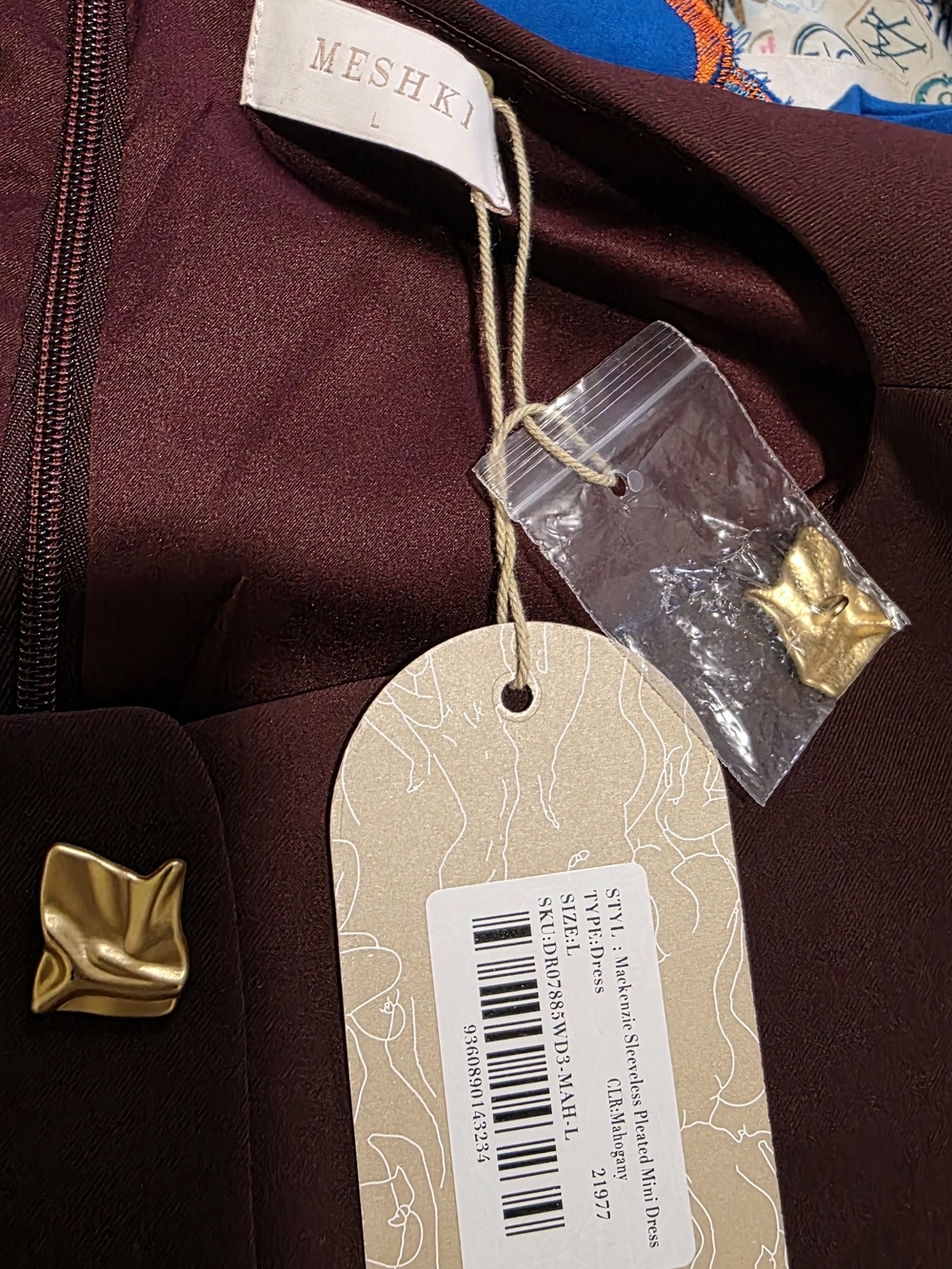 Meshki Sleeveless Pleated Mini Dress in Wine L - Picture 5 of 8